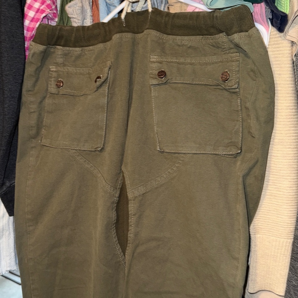 Closet Clean Out - Picture 7 of 10